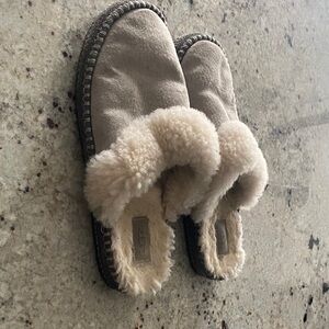 UGG Women's Cream Sheepskin Slippers